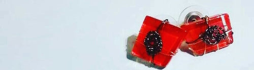 Glass Stud Earrings (Scarlet) 